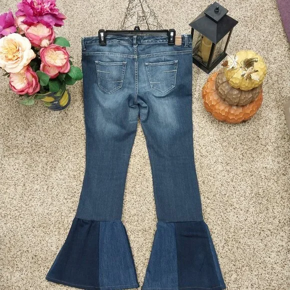 3033 Size 7/8 Maurices Upcycled Ruffle Leg Jeans - Picture 4 of 5